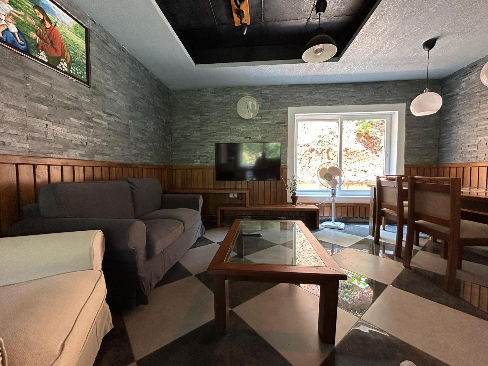 Kv By Halcyon Traveltech Apartment Anachal Ngoại thất bức ảnh