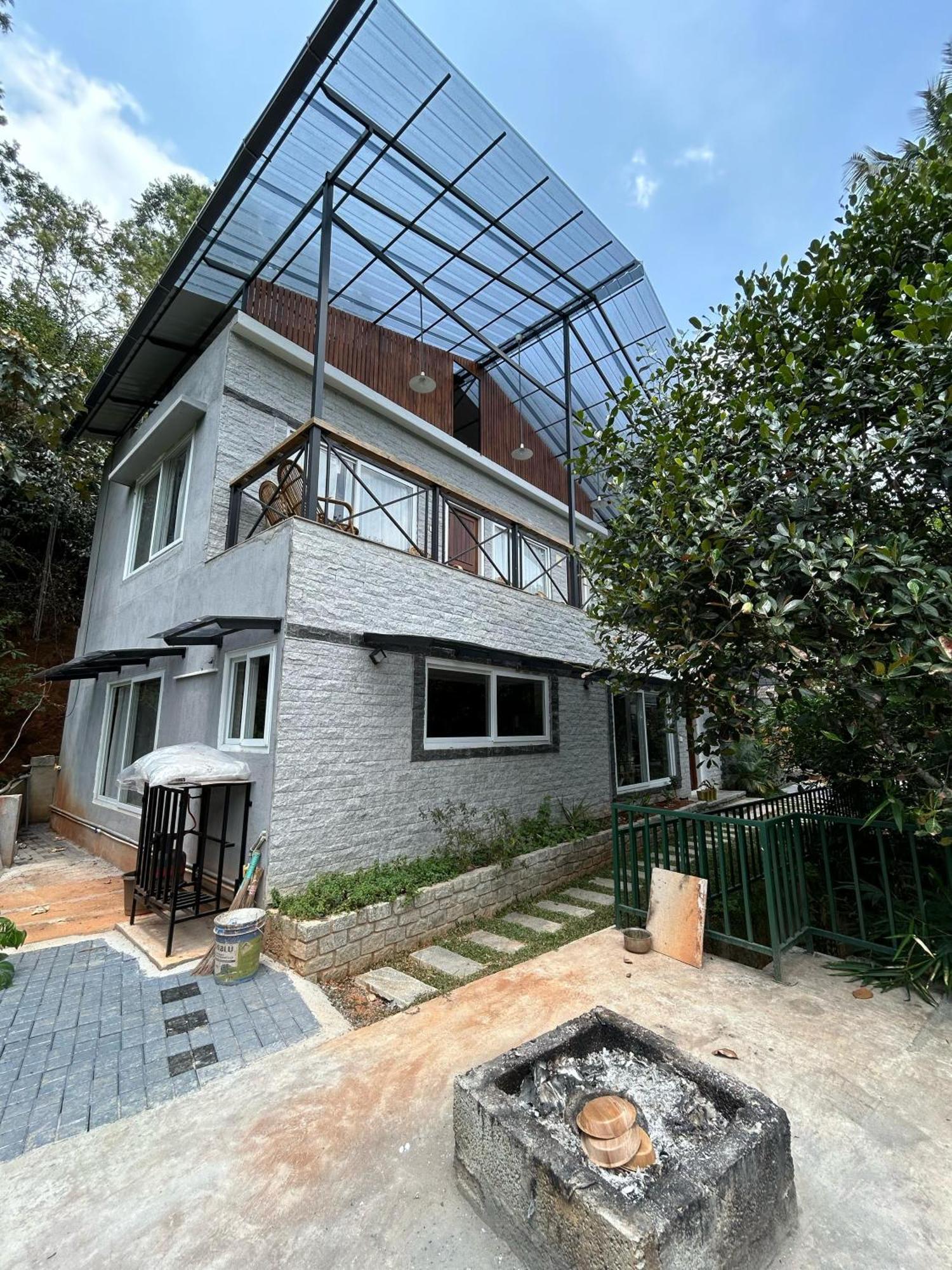 Kv By Halcyon Traveltech Apartment Anachal Ngoại thất bức ảnh