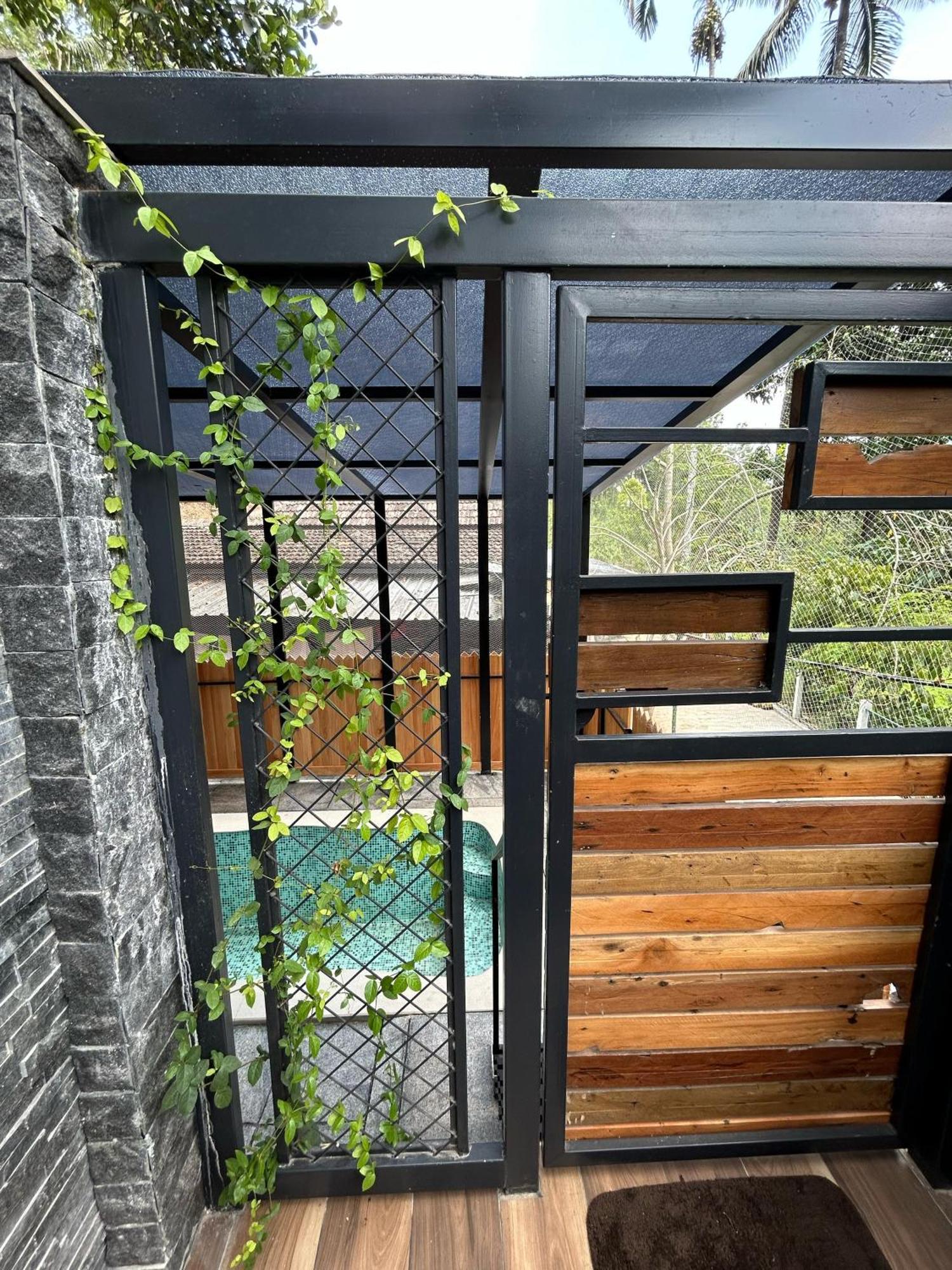 Kv By Halcyon Traveltech Apartment Anachal Ngoại thất bức ảnh