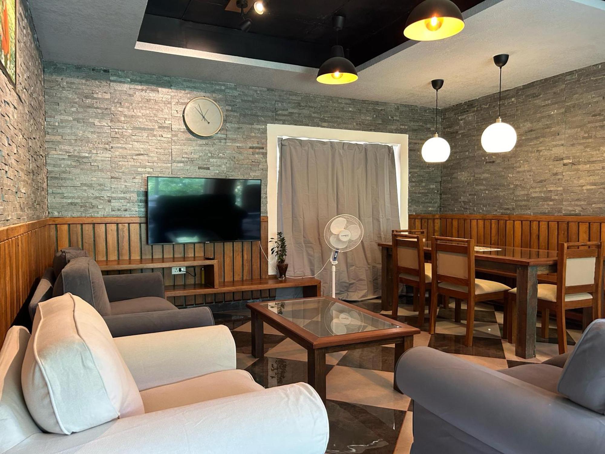 Kv By Halcyon Traveltech Apartment Anachal Ngoại thất bức ảnh