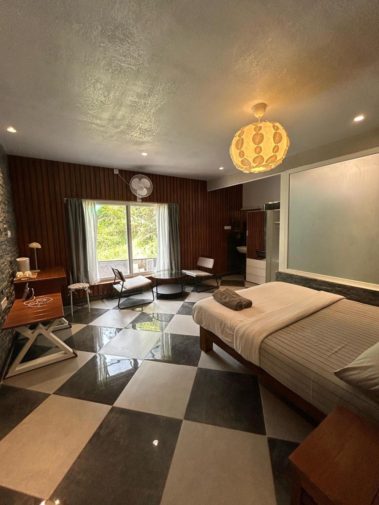 Kv By Halcyon Traveltech Apartment Anachal Ngoại thất bức ảnh